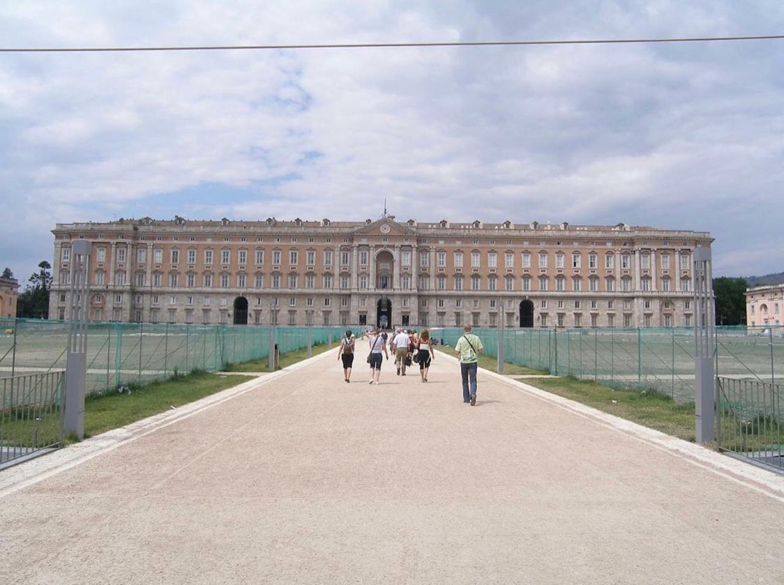 B&B La Reggia Caserta Exterior photo